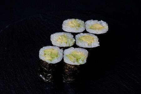 Маки с Авокадо