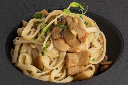 Паста с белыми грибами