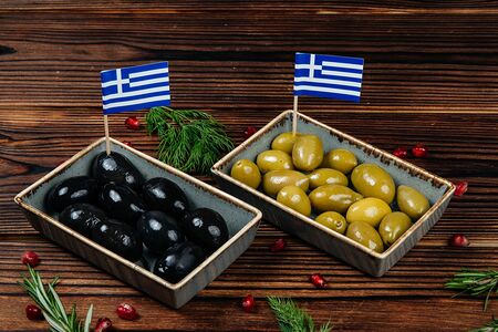 Ассорти оливок и маслин сорта Гордаль