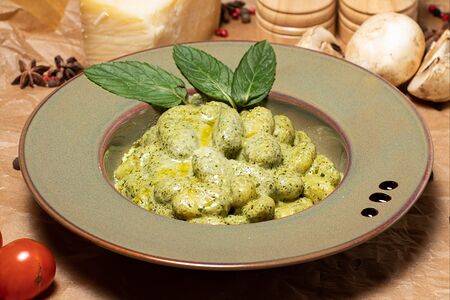 Ньокки с соусом песто