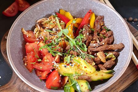 Салат китайский с говядиной