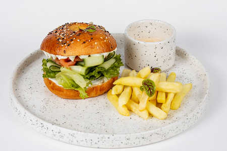 Бейгл с лососем