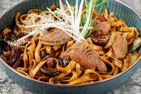 Лапша удон с телятиной