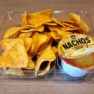 Начос чипсы с сырным соусом