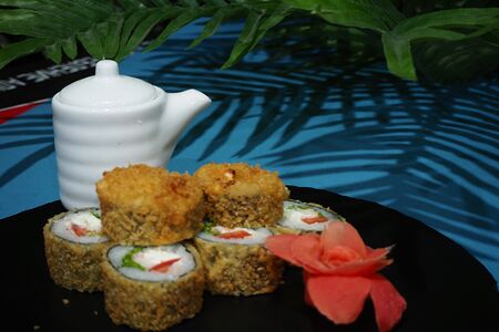 Жареный ролл Эби темпура