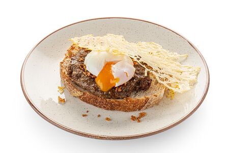 Бифштекс с яйцом Пашот на ремесленном хлебе