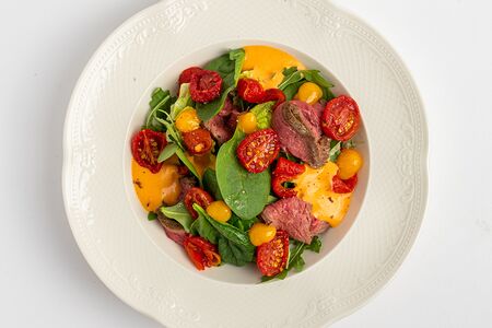 Салат с ростбифом