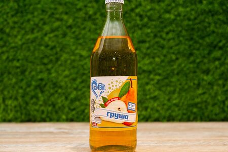 Газированный напиток Груша Ессентукские минеральные воды