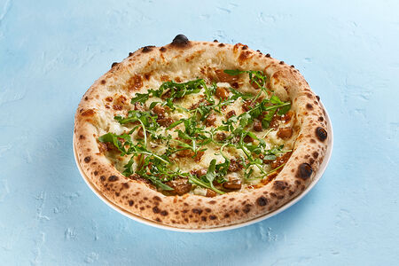 Пицца с белыми грибами