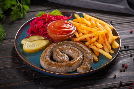 Колбаска улитка с гарниром