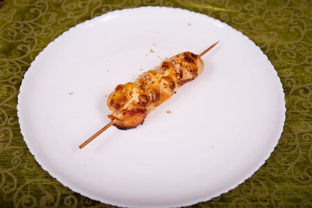 Шашлычок из курицы в беконе