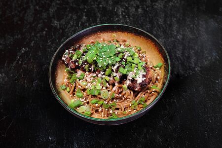 Лапша со свининой тонкацу