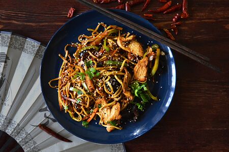 Лапша с курицей по-китайски