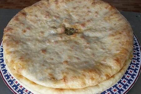 Цахараджын Свекольные листья и осетинский сыр