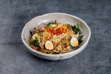 Салат с цыпленком на мангале