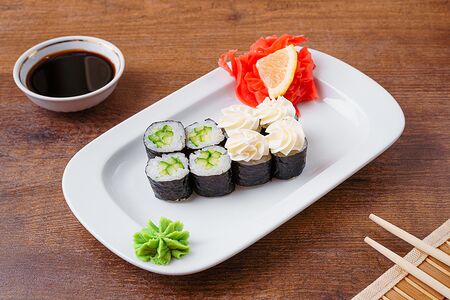 Ролл сливочный с огурцом