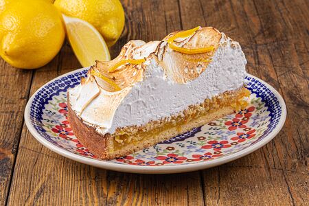 Лимонный пирог с итальянской меренгой