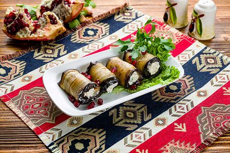 Рулетики из баклажана