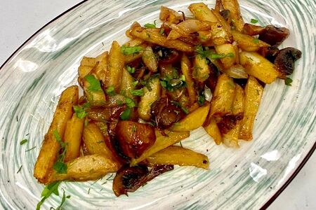 Жареный картофель с грибами