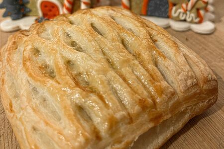 Слойка с клубникой