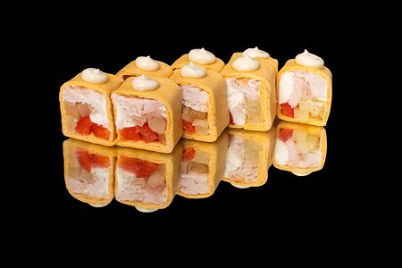 Спринг-ролл с курицей и ананасами