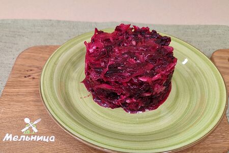 Салат свекла с квашеной капустой