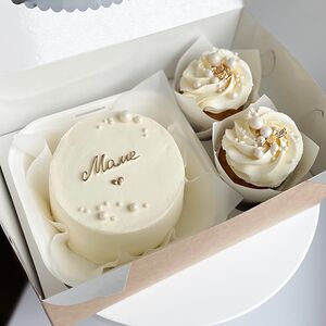 Набор Бенто-торт и 2 капкейка для мамы