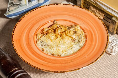 Паста с белыми грибами