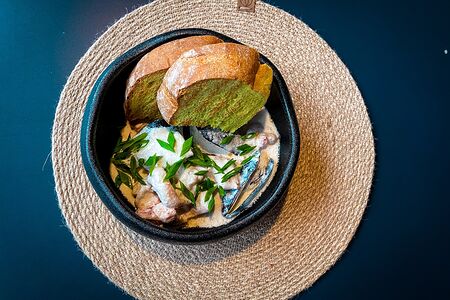 Морепродукты в сливочном соусе