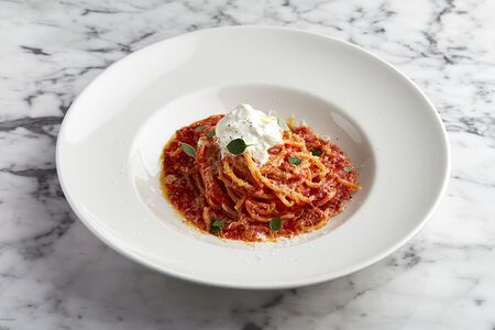 Pasta аль помодоро со страчателлой