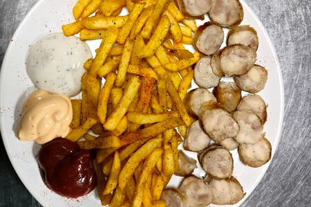 Фри с домашней колбасой