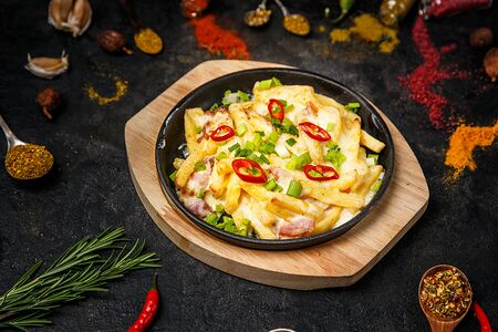 Картофель запеченный с беконом и сыром