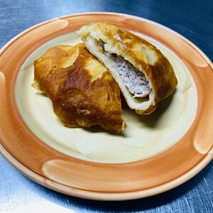 Пирожок жареный с курицей
