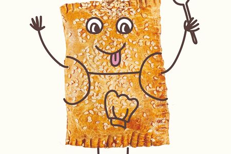 Слоеный пирожок с уткой и кунжутом