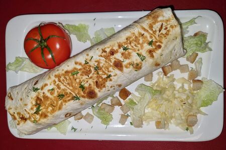 Шаверма в лаваше цезарь