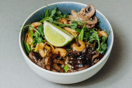 Вок с осьминогами