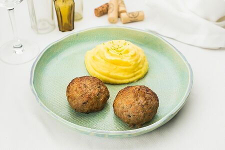 Котлеты от Петровны с картофельным пюре