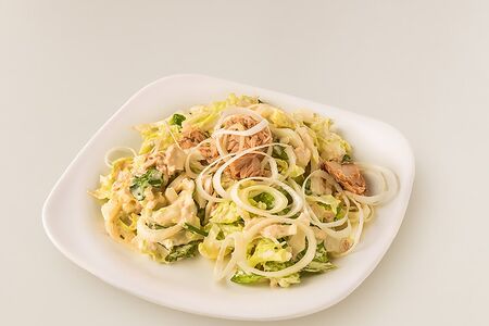 Салат с тунцом