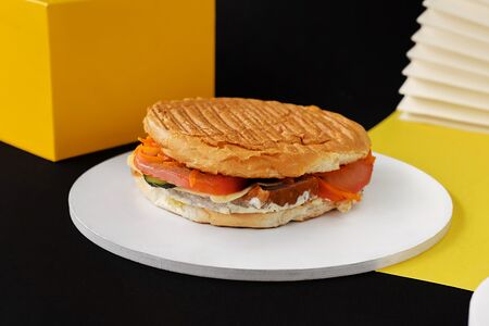 Сэндвич с куриной ветчиной