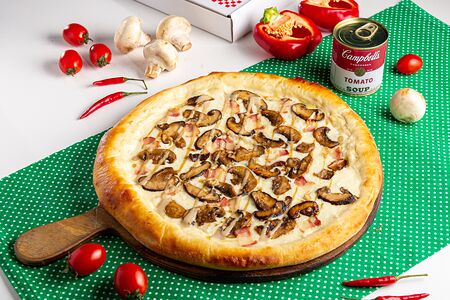 Грибы с беконом и ветчиной