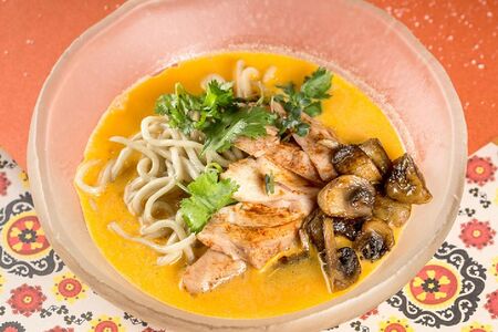 Удон том кха