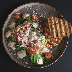 Цезарь с курицей