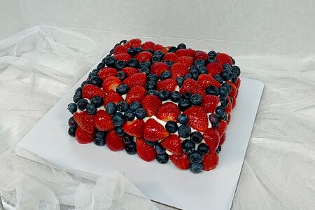 Торт клубничный