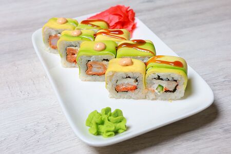 Ролл Гусеница