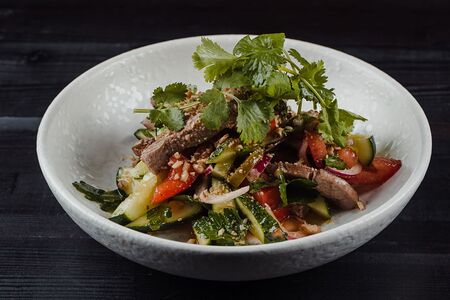 С говядиной и узбекскими помидорами