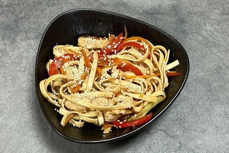 Удон с курицей