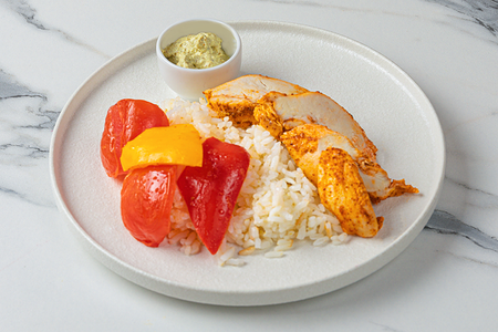 Курица с рисом и зеленым карри
