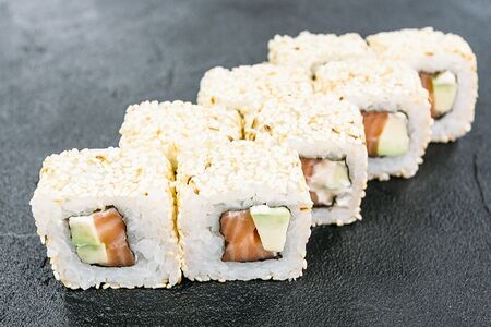 Ролл Сяке авокадо