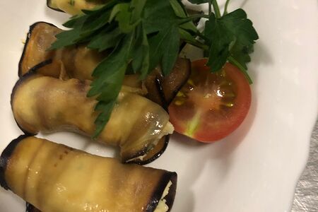 Рулетики из баклажанов