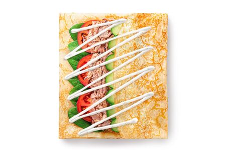 Тунец со свежими овощами